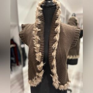 CACHE Brown Knit Vest w/ Faux Fur. Size XS